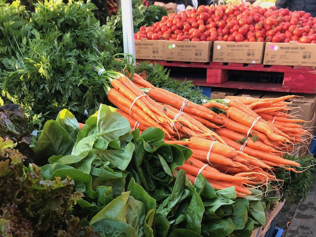 Farmers' market produce provides inspiration for making main dish salads.